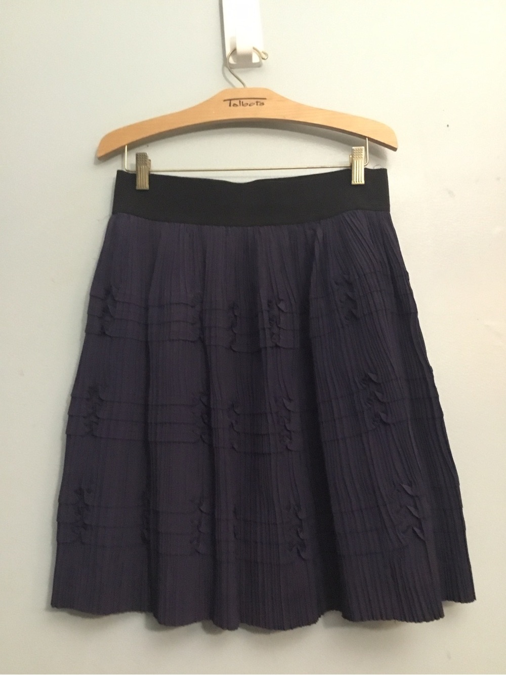 Reid’s Pleated Navy Blue A-Line Skirt size 8